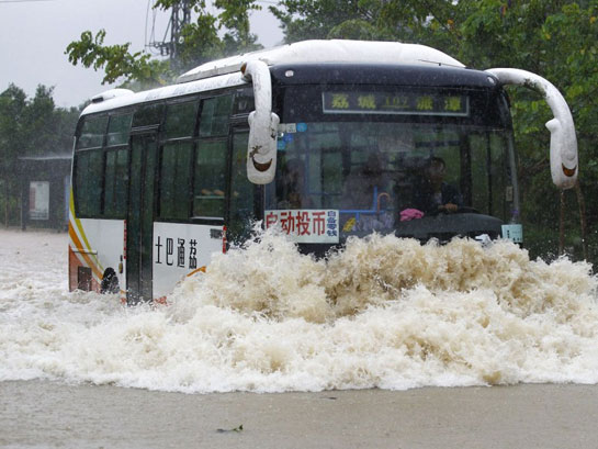 ‘星空官网登录’Uzi再度对阵Rekkles FPX保持状态