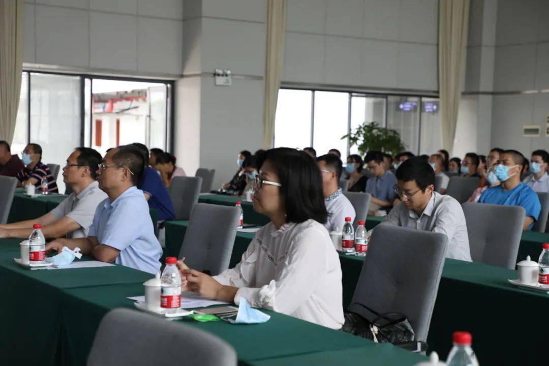 xingkong体育官网登录|
越秀大队到广东省气象局开展《消防宁静知识讲座》授课(图6)